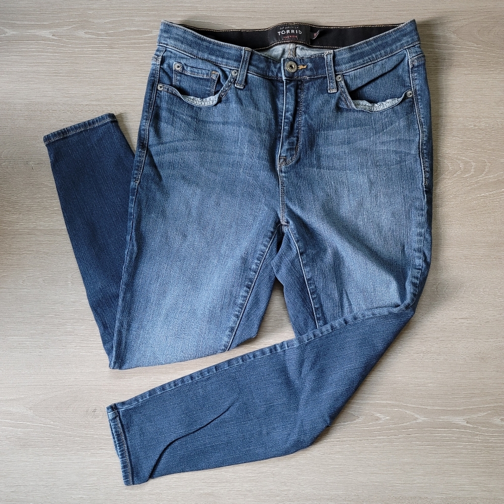 Torrid Sky High Skinny Jeans Size 14R